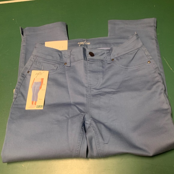 NWT Up Brand Capris in Bright Blue size 4 - Picture 5 of 7
